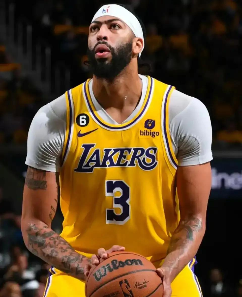 浓眉哥重返赛场,领先优势明显首场状态出色,快船观众沸腾!